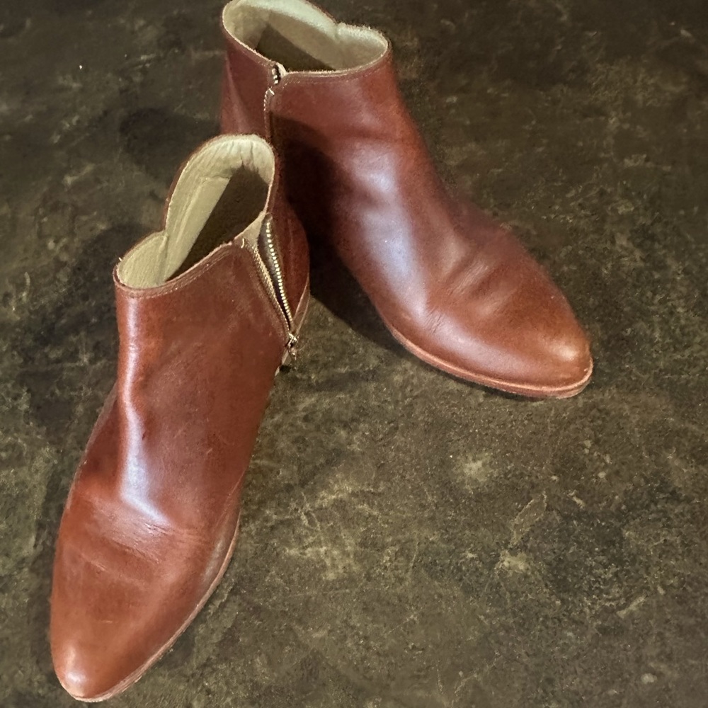 Nisolo Lana Chelsea boots
